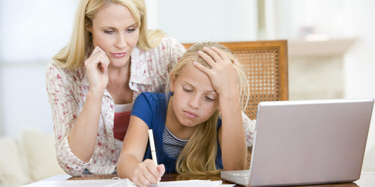 מעורבות בלימודי הילדים יכולה לעזור להם