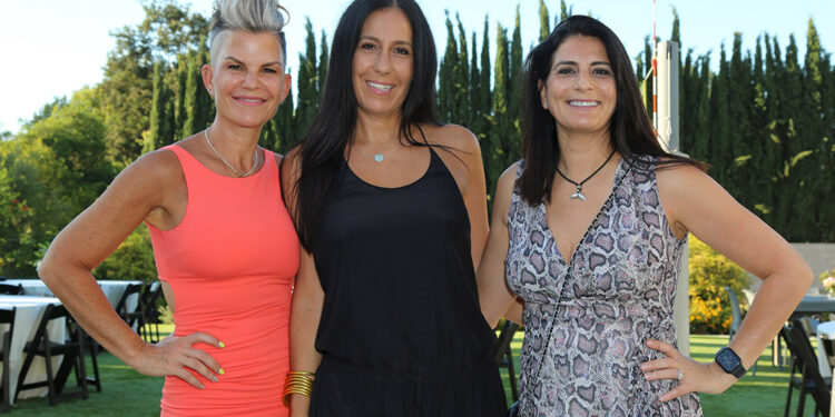 פותחים את השנה עם גדולים מהחיים