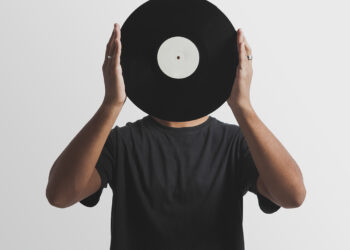 בחזרה לוויניל