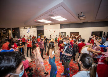 חוגגים אהבה במעגלים