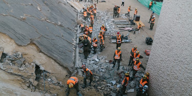 תמונה באדיבות flickr idfonline ישראל נחלצת לעזרה