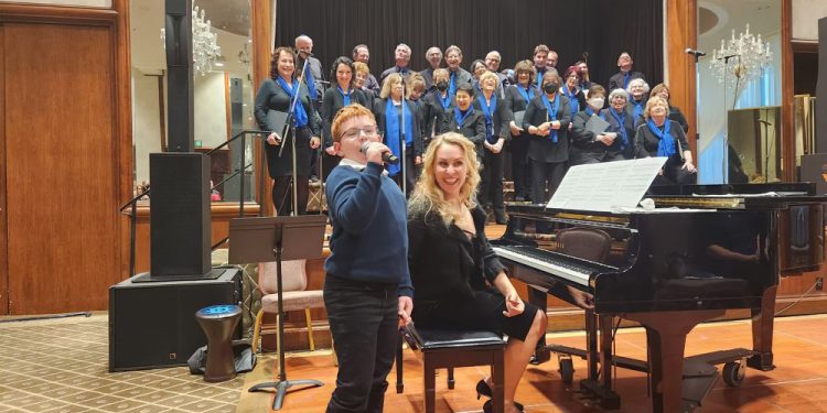 עיישה וליאו גטניו קונצרט למען נפגעי רעידת האדמה בטורקיה