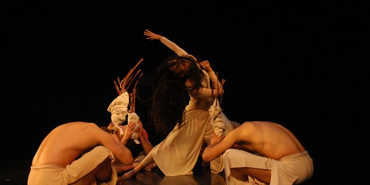 תרומתם של תרגילי קואורדינציה לשכלול תפקודים אקדמיים באמצעות כתב תנועה אשכול וכמן E.W  בקרב נערות הלוקות ב-ADHD.