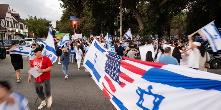 צילום: ירין דרשן Magicpix צובעים את לוס אנג'לס בכחול לבן