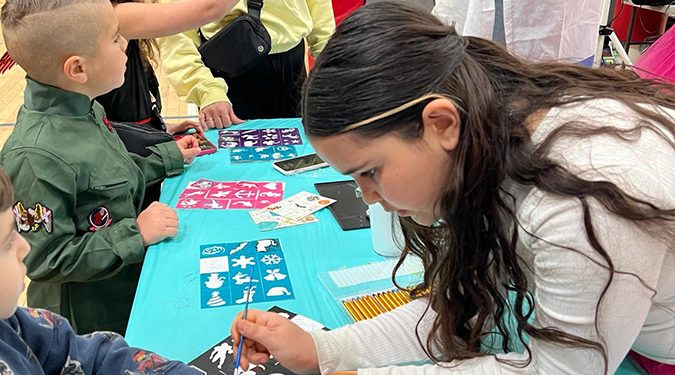 נשות מאמאנט חוגגות את פורים