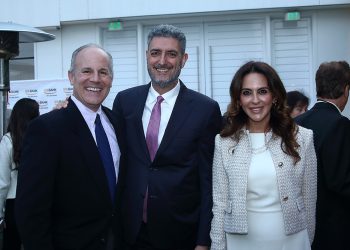 מפגש משפחתי בנקאי עם IDB