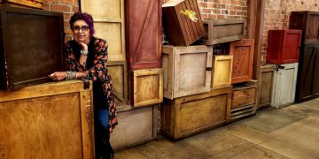 אמנות שימושית היא תחום מרתק ומגוון, המשלב יצירתיות עם פונקציונליות