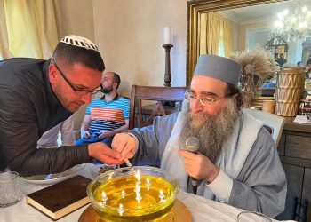 ישראלים טובים באמצע הדרך