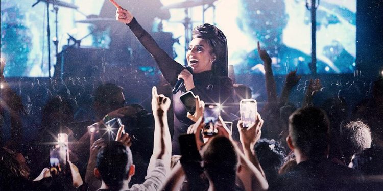 הזמרת נרקיס בהופעה את הערב הזה לא תרצו לפספס! ערב הפתיחה של קהילת הנשים החזקה ביותר בקליפורניה