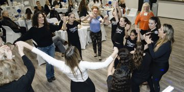 כל אחד הוא אור קטן וכולנו אור איתן