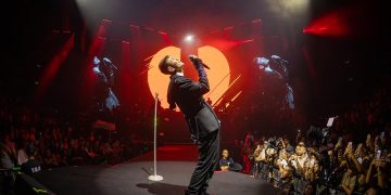 ששון שאולוב בהופעה | צילום: עומרי סילבר ששון שאולוב: "המוזיקה היא התרופה לכל מכאוב"