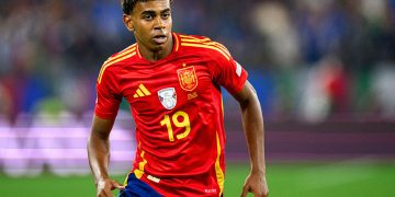 לאמין ימאל: הכוכב הצעיר הזורח של הכדורגל הספרדי