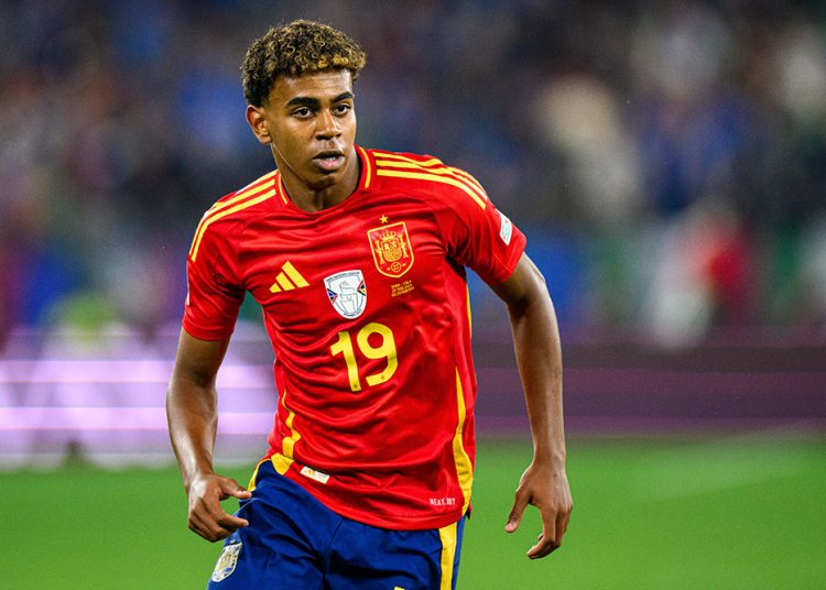 לאמין ימאל: הכוכב הצעיר הזורח של הכדורגל הספרדי