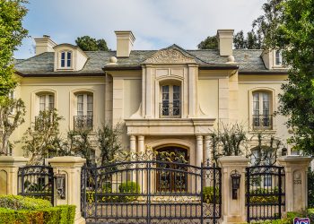 הביטוחים עולים, הבתים עומדים