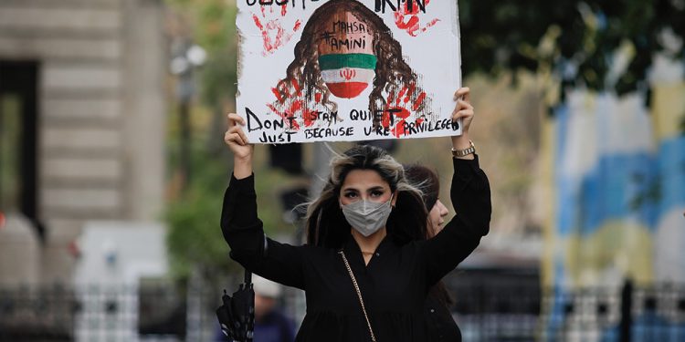 כשהכלכלה קורסת, העם כבר לא מפחד