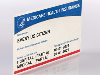 Medicare-924×462-30071640_usa-medicare-health-insurance-card